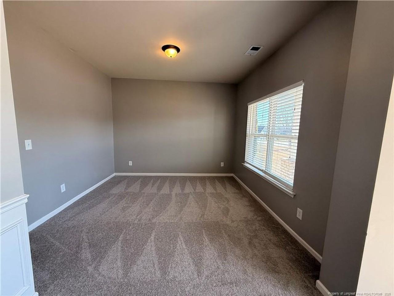 16 Fort Mcclary Ct - Photo 3 of 27