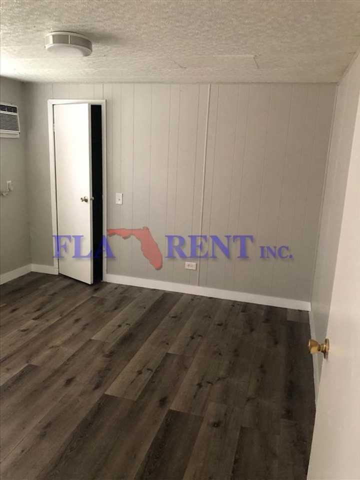 8281 Charlin Pkwy - Photo 7 of 10