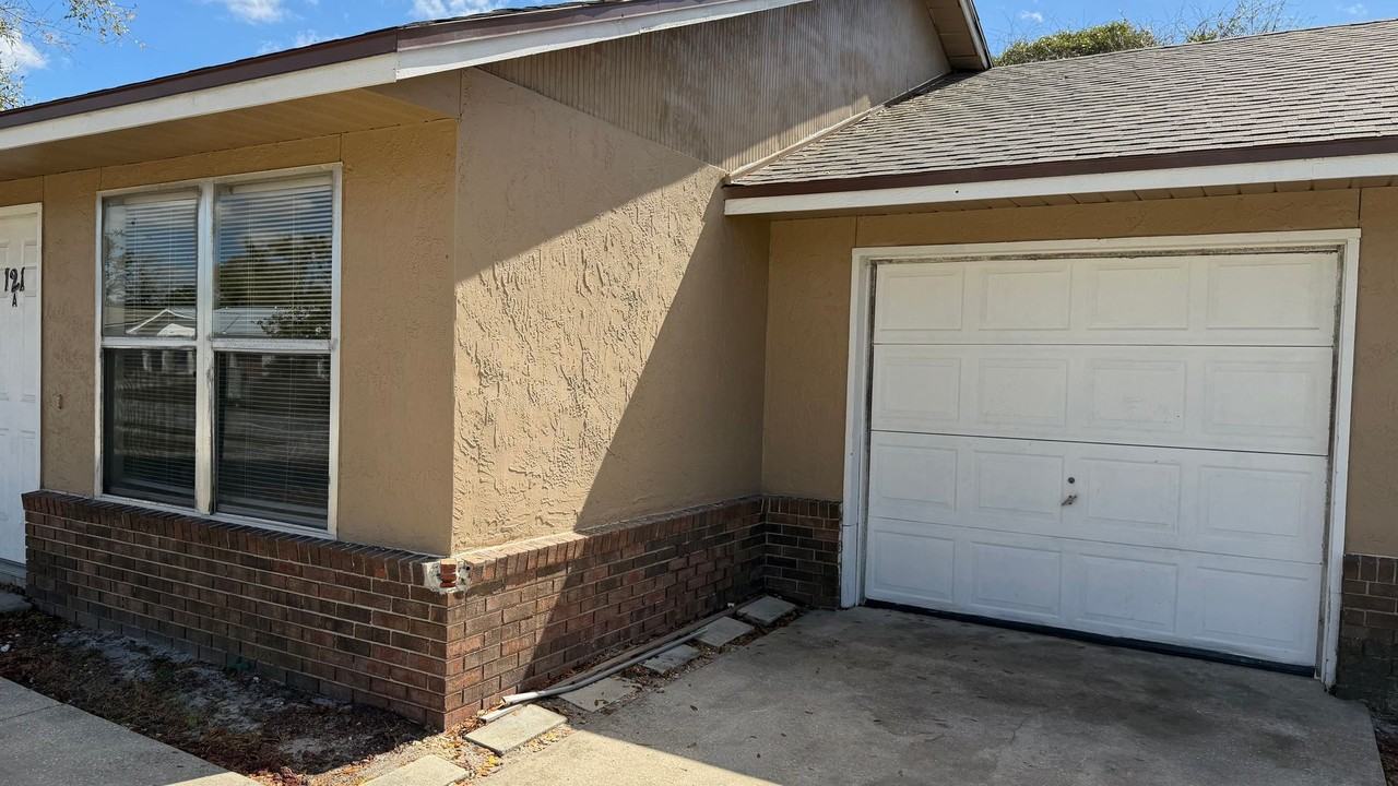 121 Cascade St #A - Photo 2 of 15