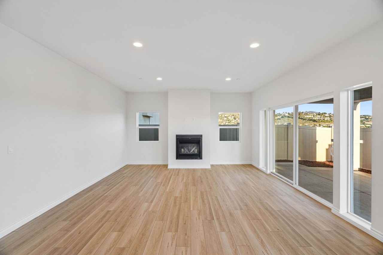 8551 Grove Hill Ct - Photo 5 of 20