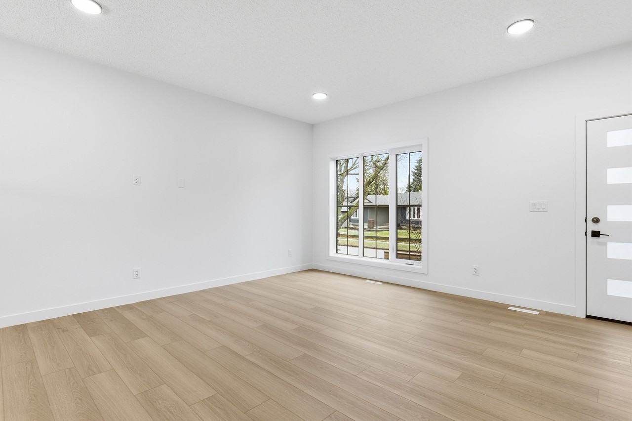 9604 76 St NW - Photo 2 of 20