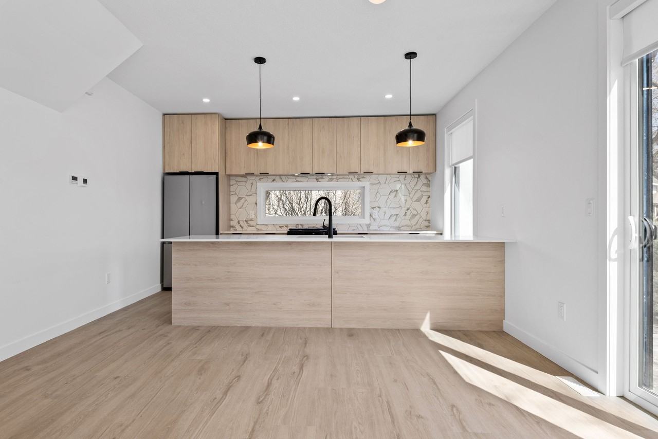 12502 117 Ave NW - Photo 2 of 20