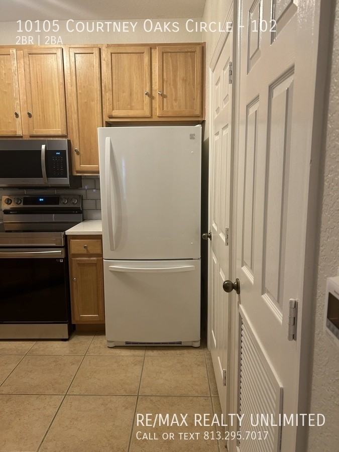 10105 Courtney Oaks Cir #102 - Photo 3 of 25