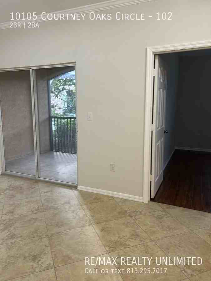 10105 Courtney Oaks Cir #102 - Photo 4 of 25