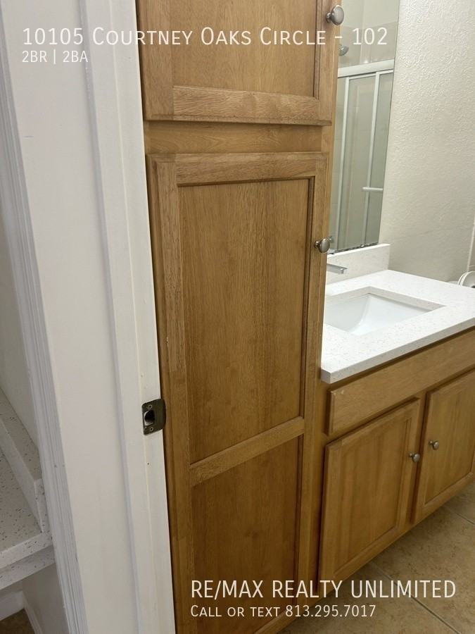 10105 Courtney Oaks Cir #102 - Photo 5 of 25