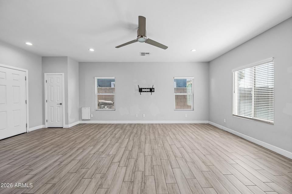 1013 East Odeum Lane - Photo 5 of 27