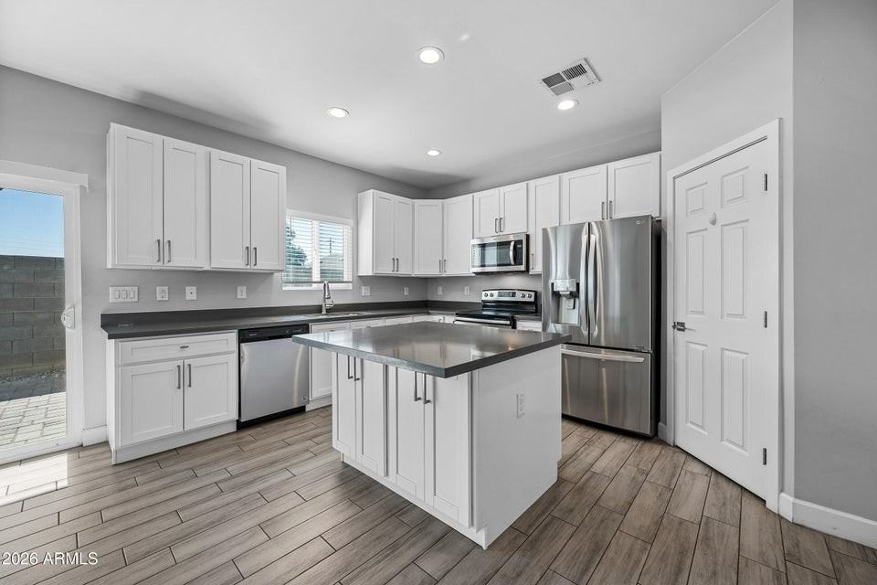 1013 East Odeum Lane - Photo 7 of 27