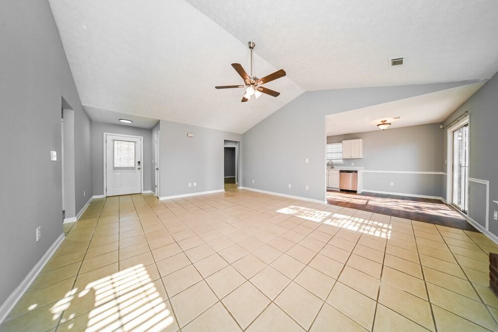 1681 Graystone Dr - Photo 4 of 16