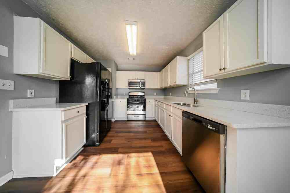 1681 Graystone Dr - Photo 6 of 16