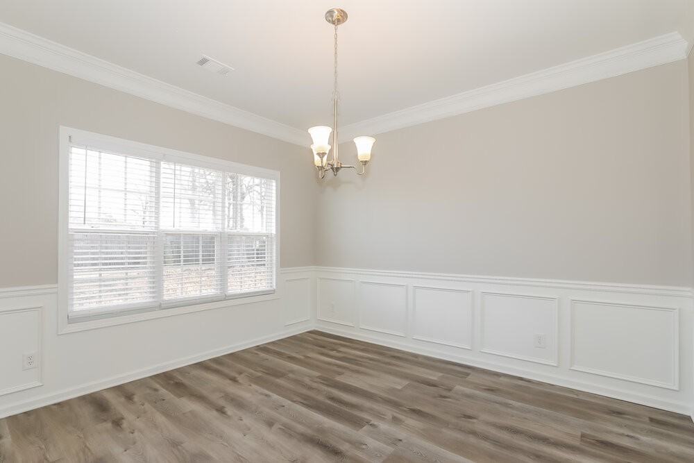 1230 St James Pl - Photo 5 of 17