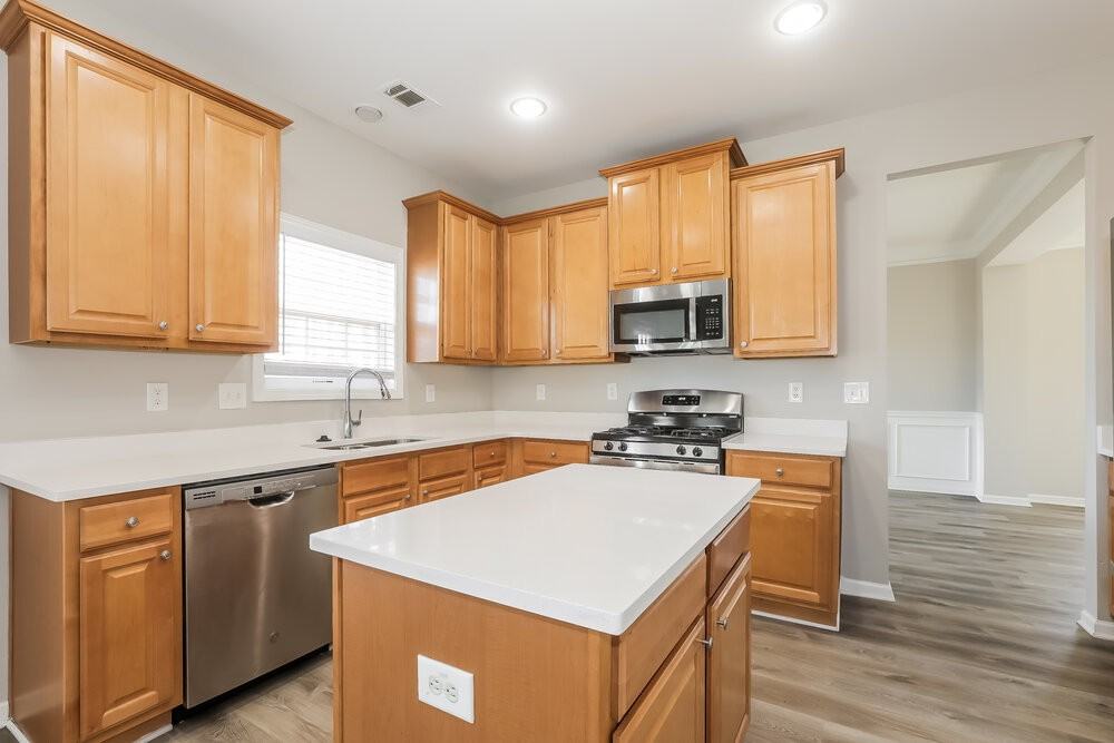 1230 St James Pl - Photo 6 of 17