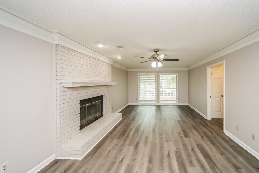 5005 Cottage Ln - Photo 4 of 17