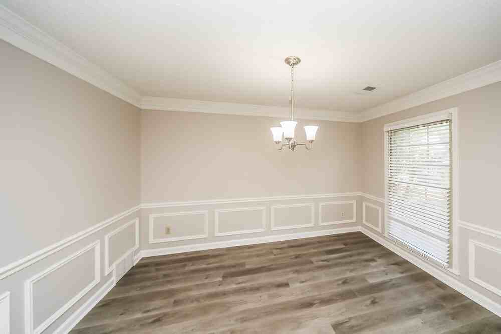 5005 Cottage Ln - Photo 5 of 17