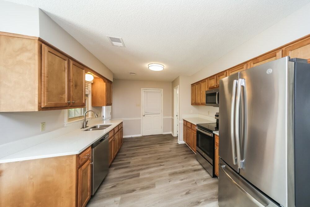 5005 Cottage Ln - Photo 6 of 17