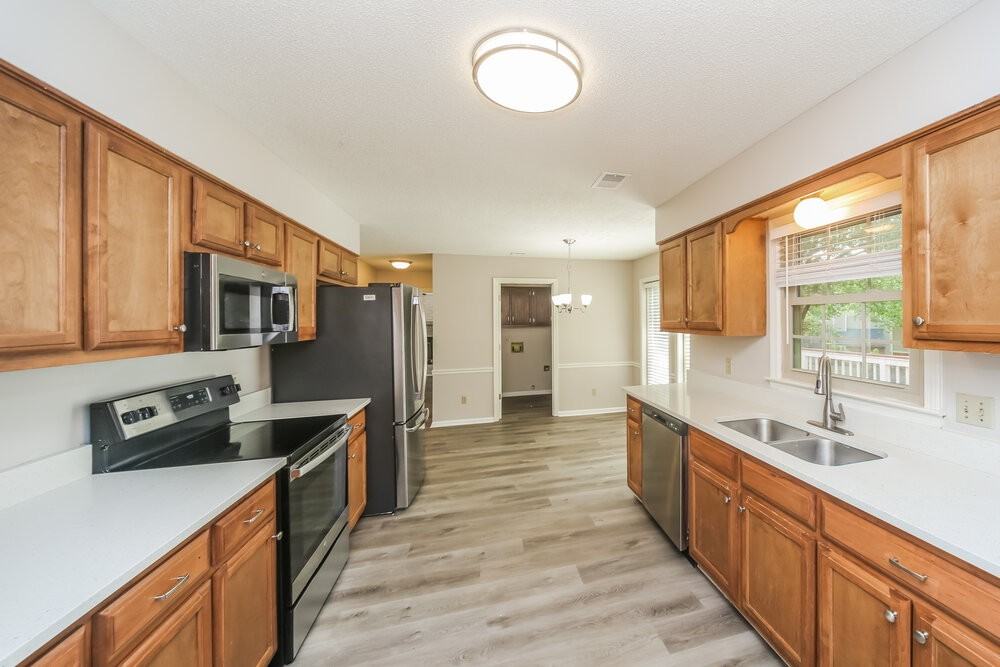 5005 Cottage Ln - Photo 7 of 17