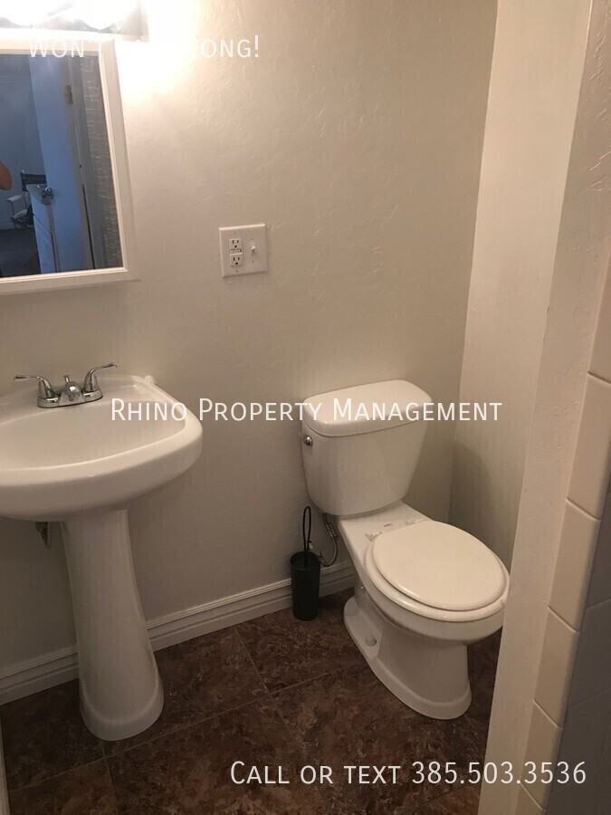 2885 Van Buren Ave #3 - Photo 5 of 9