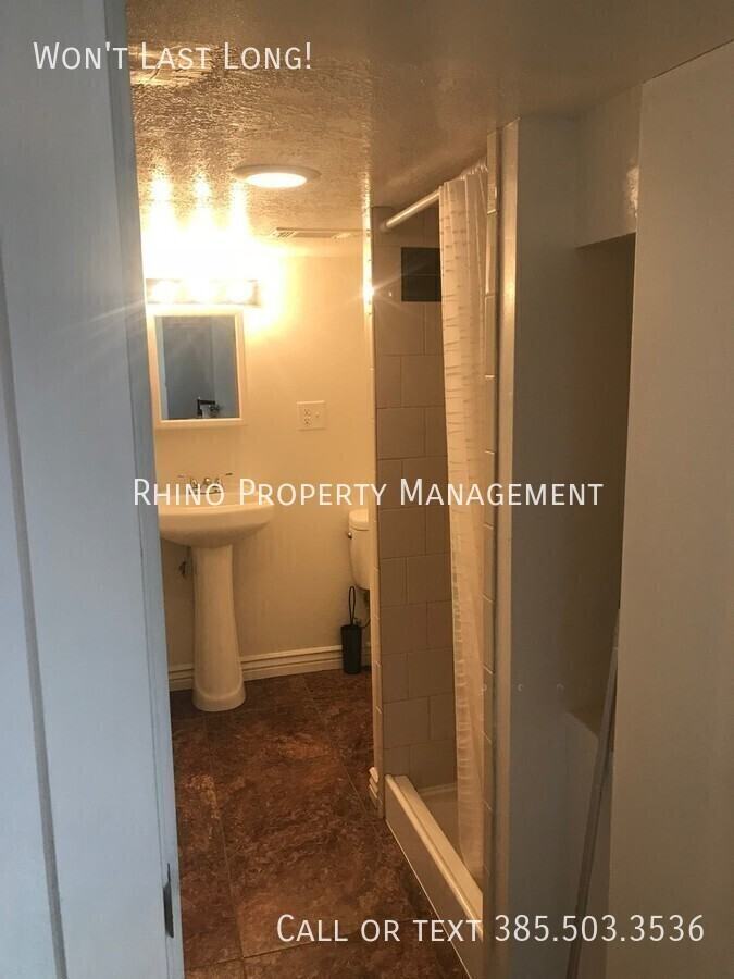 2885 Van Buren Ave #3 - Photo 6 of 9