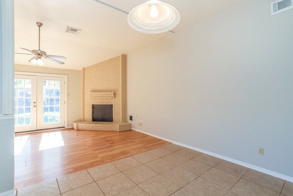 1010 Hickory Post Ct - Photo 5 of 15