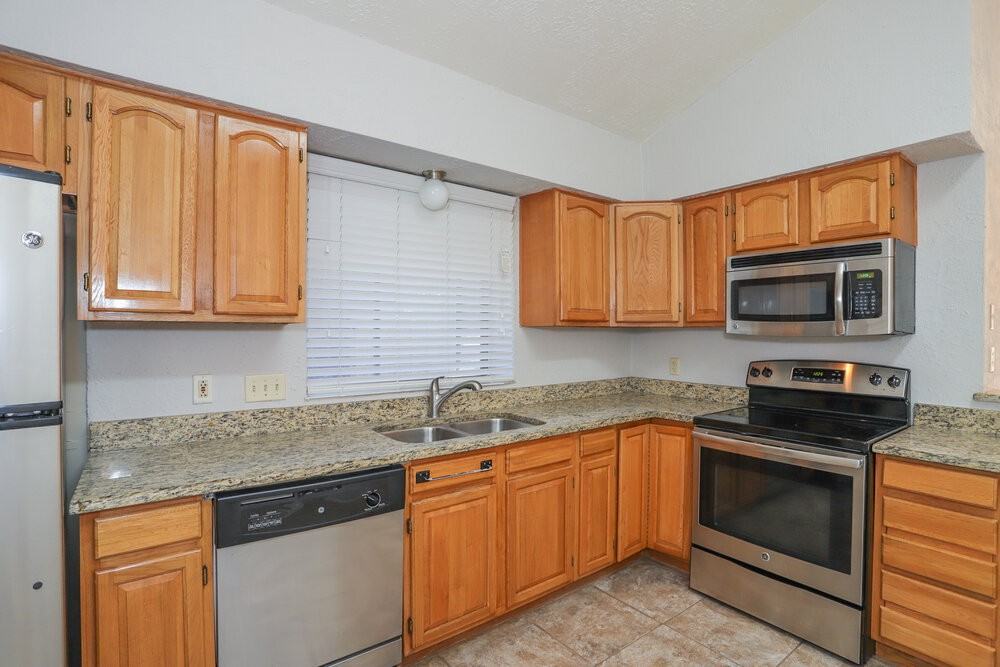 1010 Hickory Post Ct - Photo 6 of 15