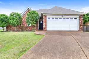 featured image of 1402 Leery Cv