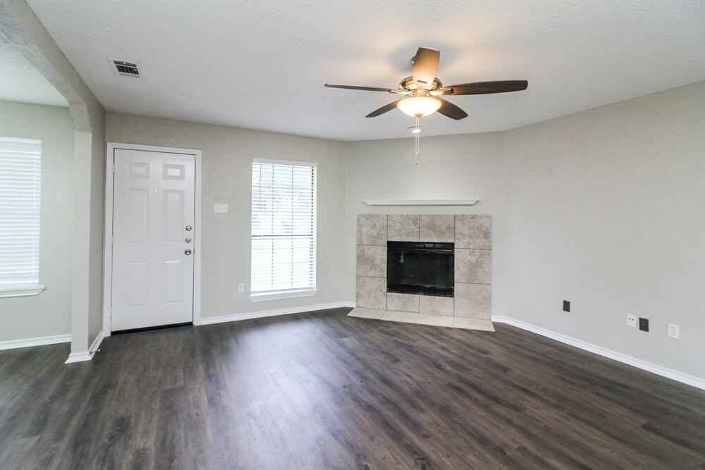 834 Green Pastures Dr - Photo 4 of 16