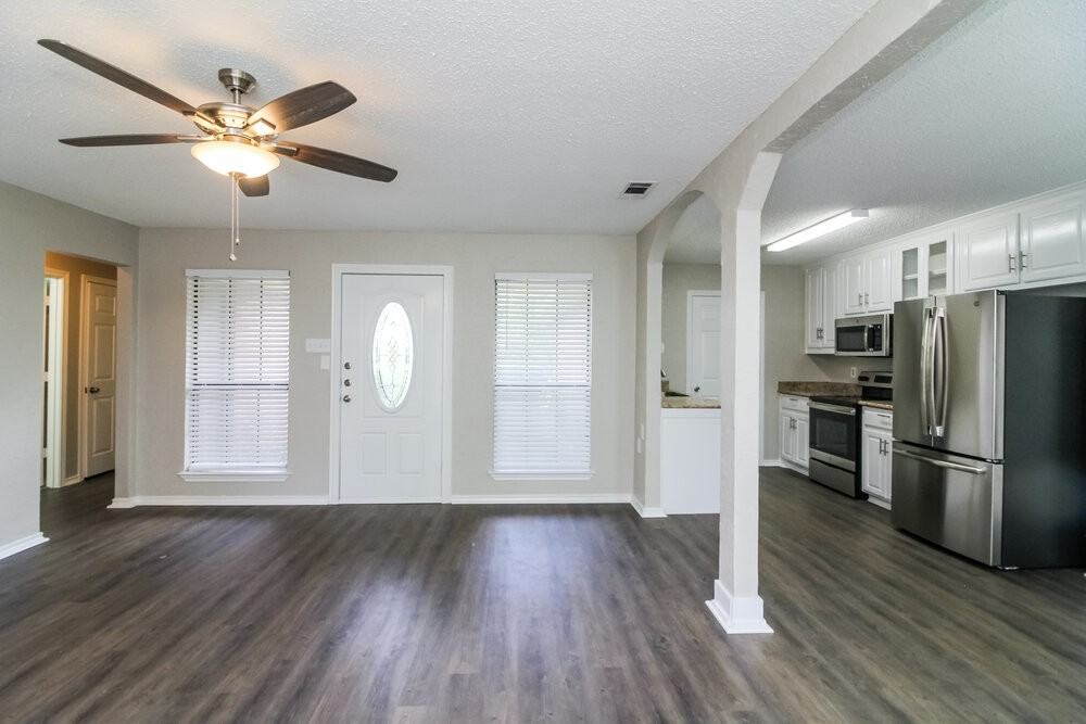 834 Green Pastures Dr - Photo 5 of 16