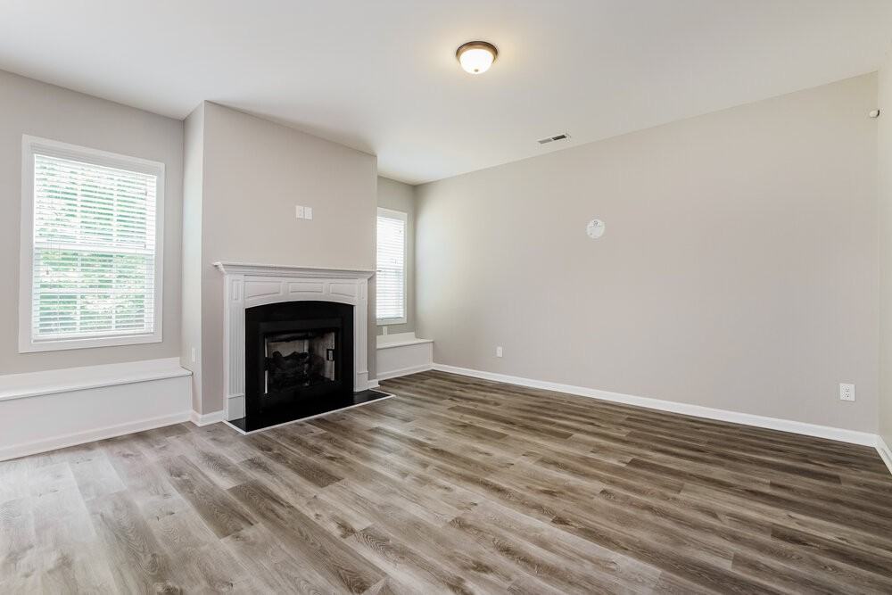 29 Verrazano Pl - Photo 4 of 17