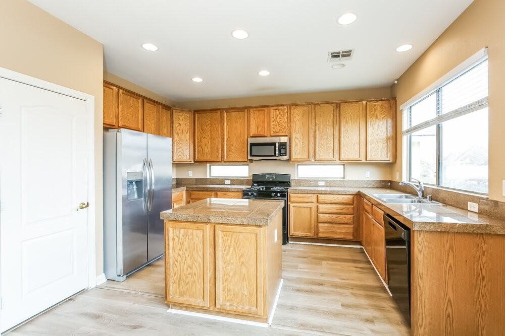 9129 Rusty Rifle Ave - Photo 6 of 17