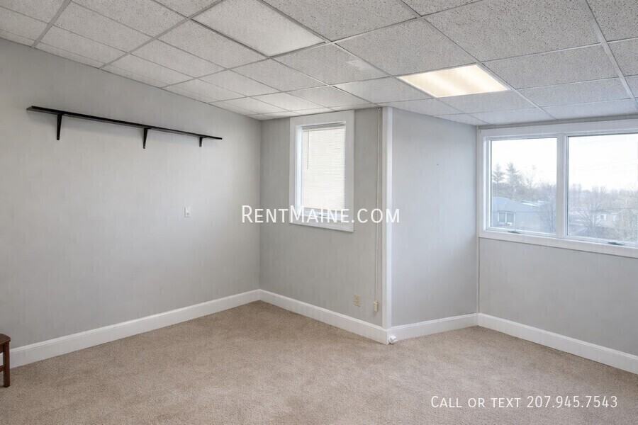 2 Pine St #B - Photo 7 of 9