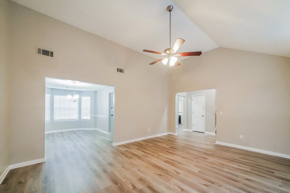 6926 Silver Grass Ct - Photo 5 of 17