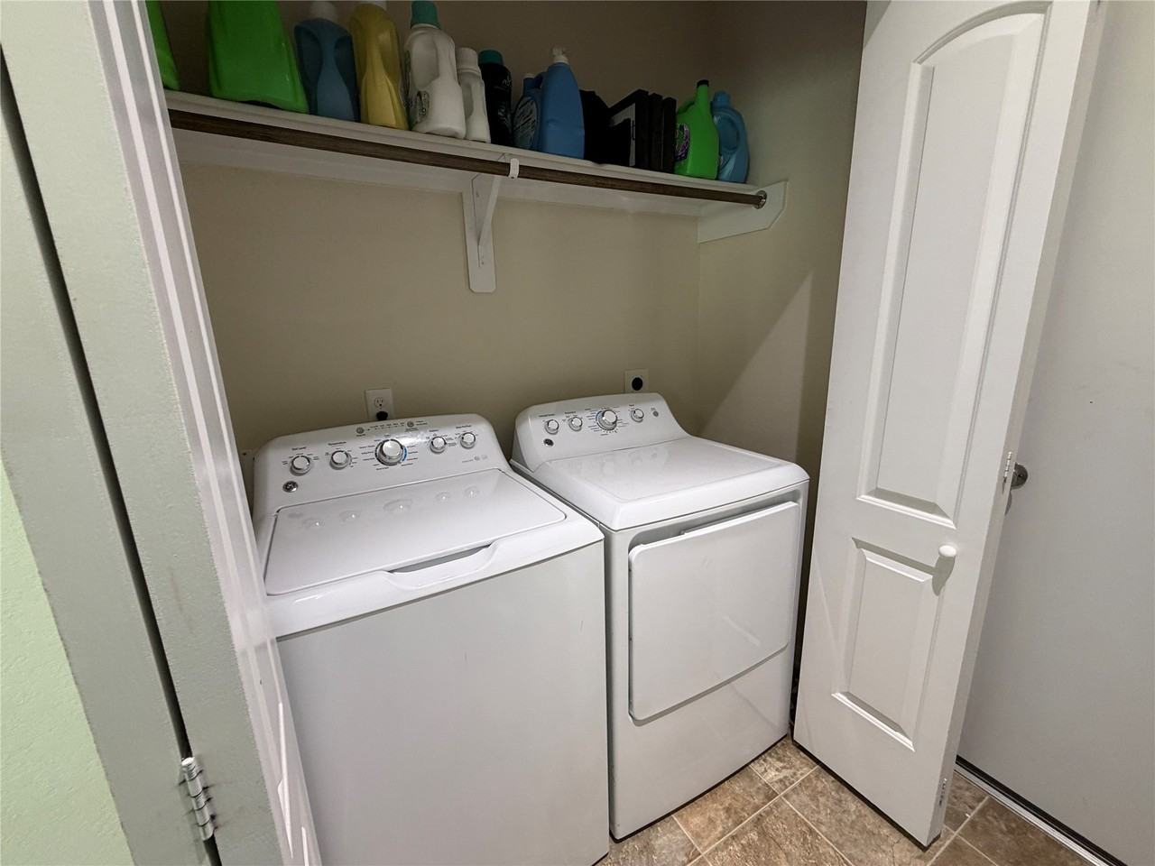 15218 Loys Coves Ct #15218 - Photo 3 of 27