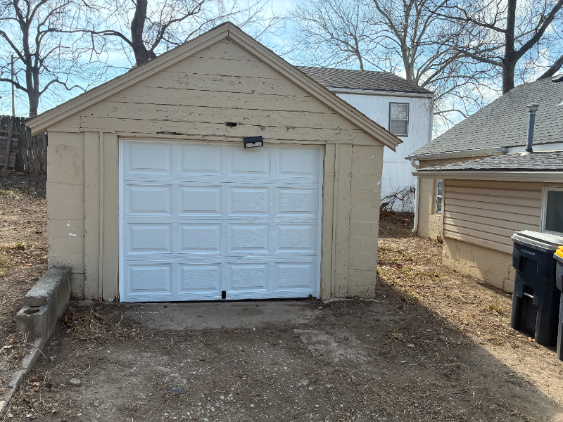 4441 Ne Winn Rd - Photo 2 of 10