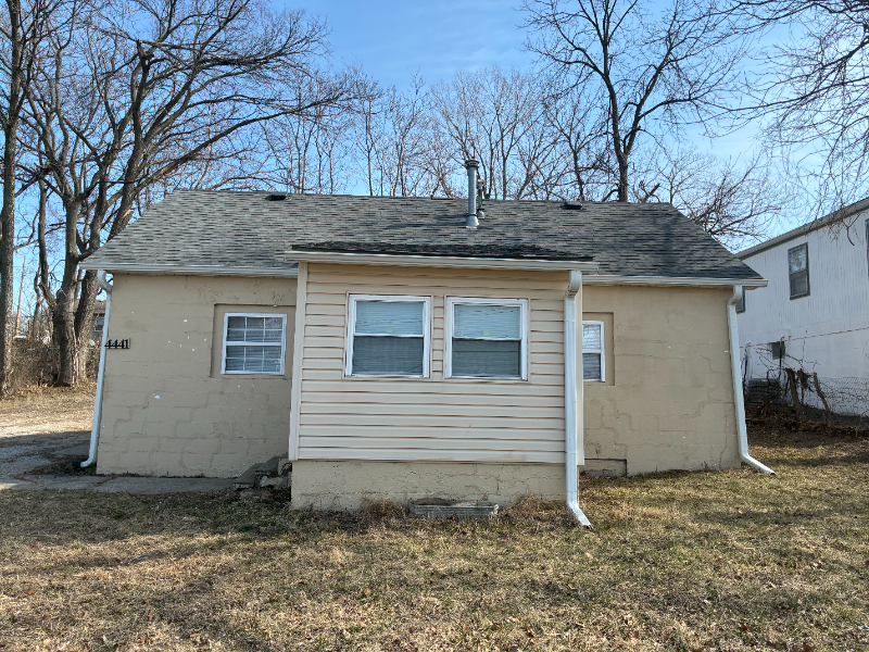 4441 Ne Winn Rd - Photo 3 of 10