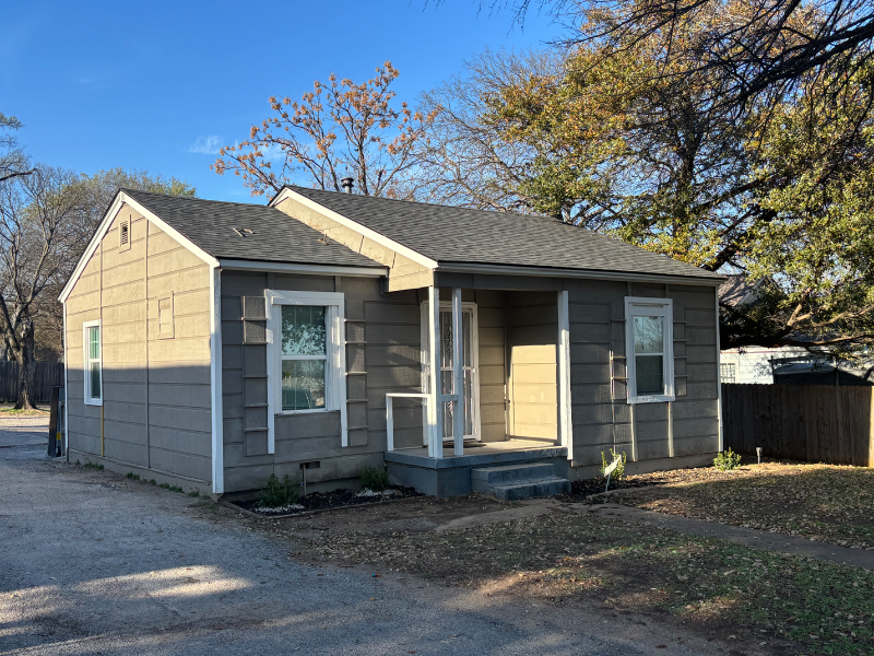 2215 Mouser Ln - Photo 2 of 12