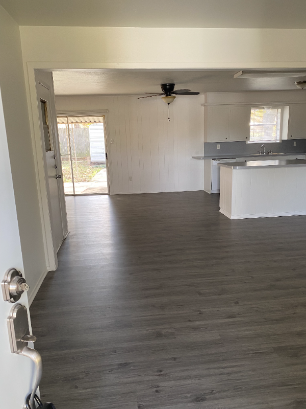 137 Hardy Ave - Photo 2 of 11