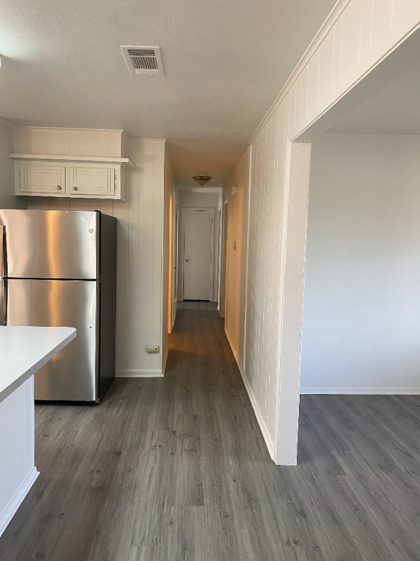 137 Hardy Ave - Photo 5 of 11