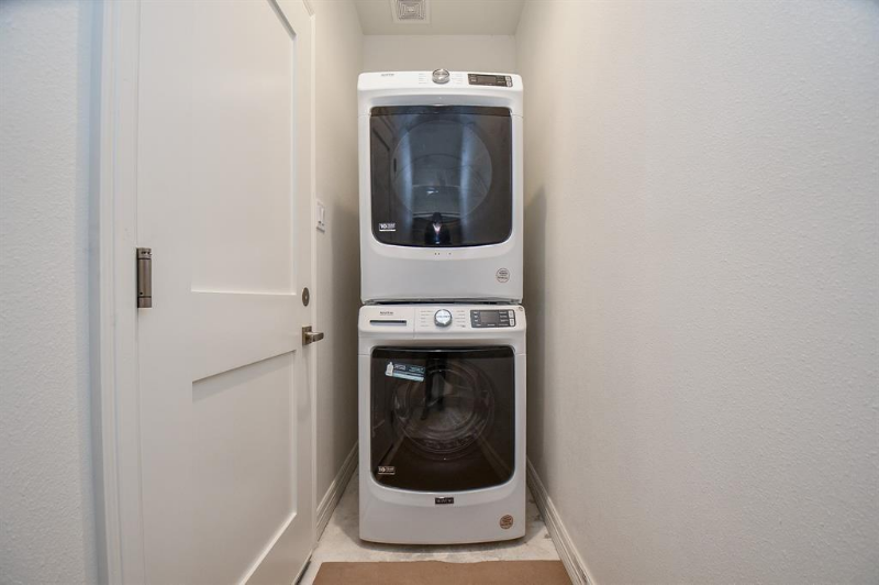 5262 Ella Blvd - Photo 3 of 20