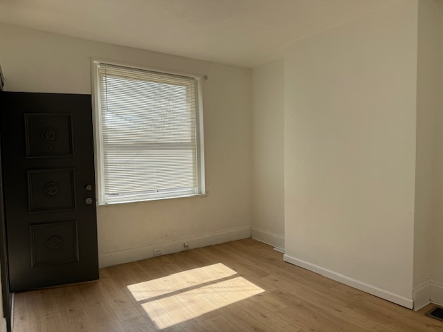 1306 Complete St #1308APT2 - Photo 3 of 6