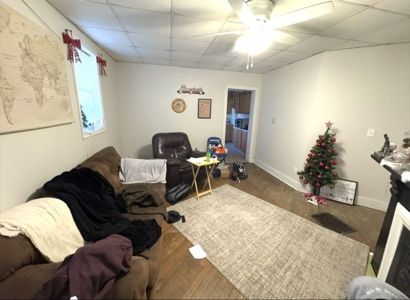 611 W 12th St #B - Photo 5 of 10