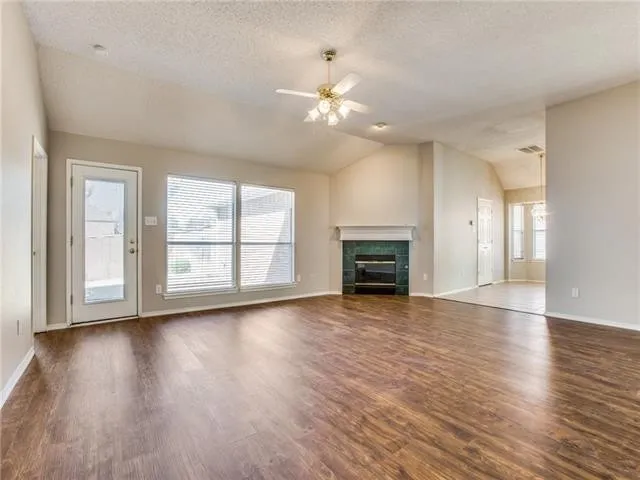 2430 Norwich Dr - Photo 5 of 20