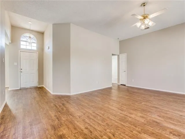 2430 Norwich Dr - Photo 7 of 20