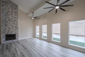 featured image of 19 Lakeway St