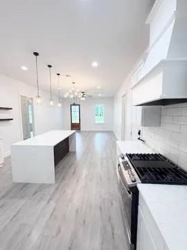 2240 Caroline St - Photo 3 of 20