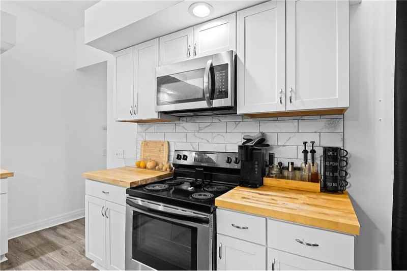 469 Alexander St #1 - Photo 2 of 20