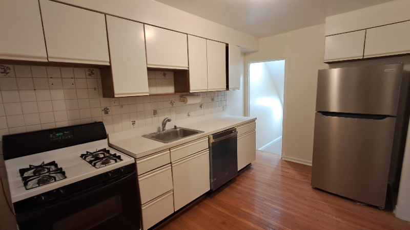 855 Reverdy Rd - Photo 5 of 20