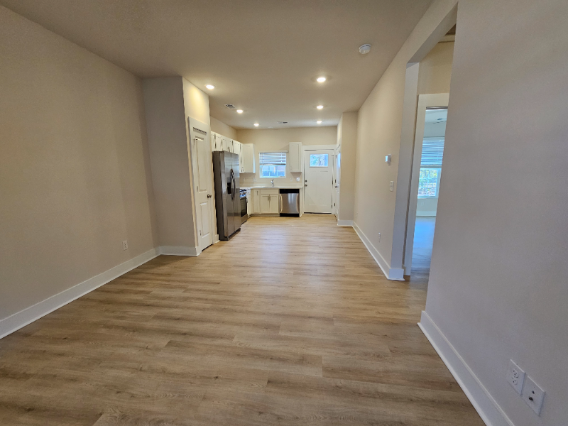 103 Forest Cir - Photo 2 of 5