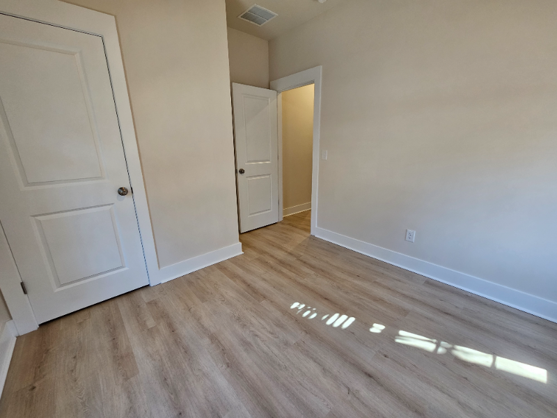 103 Forest Cir - Photo 3 of 5