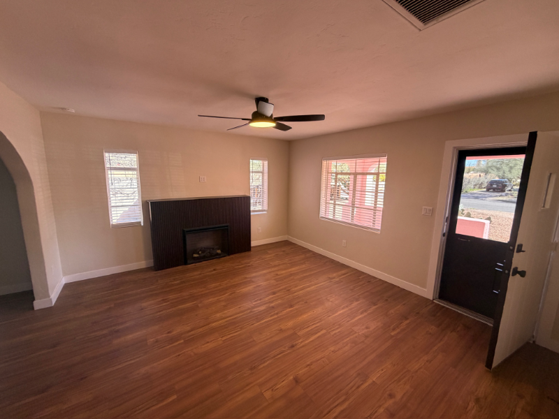 1827 E Linden St - Photo 2 of 19