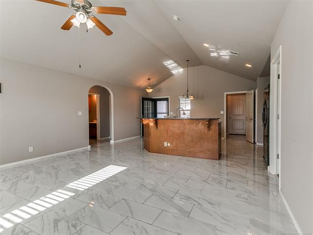 15112 E 109th St N - Photo 3 of 10