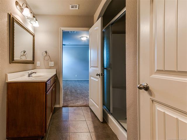 15112 E 109th St N - Photo 7 of 10